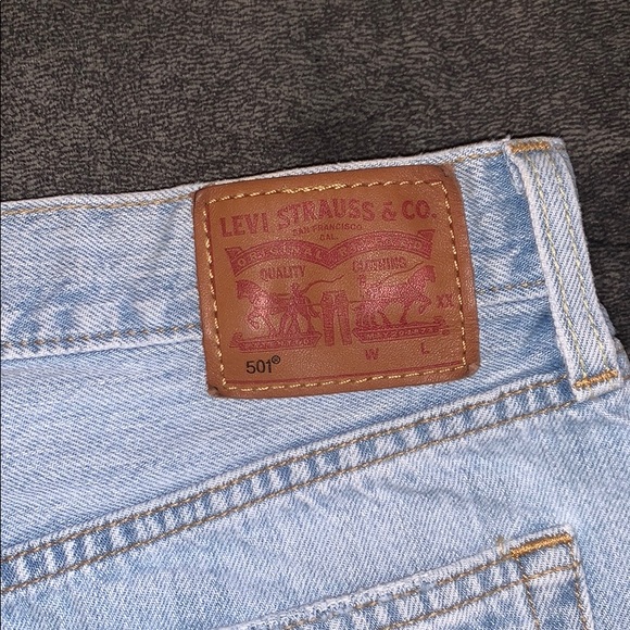 Levi’s 501 high rise distressed jean shorts 31 - Picture 3 of 6